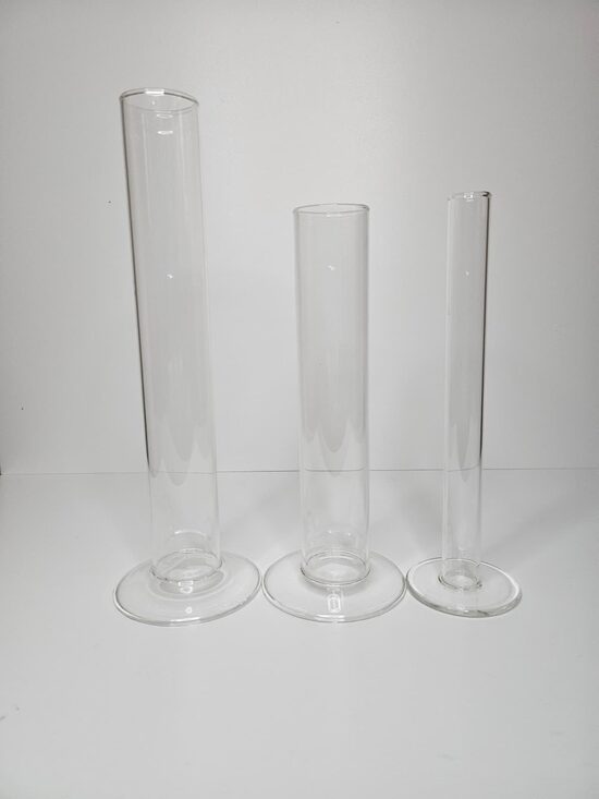 Cilindra formas stikla vāzes